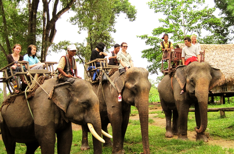 khu du lịch sinh thái Bản Đôn